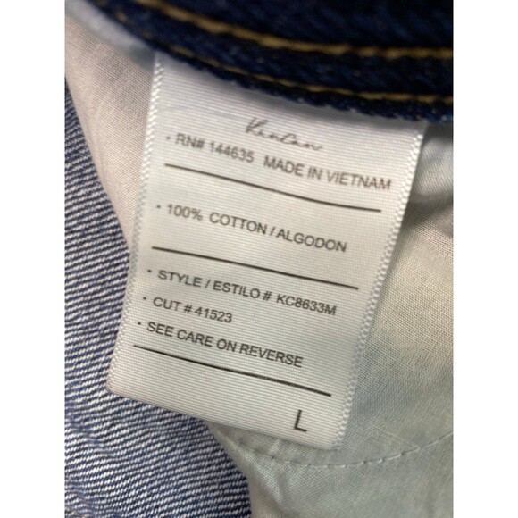 28 Kancan High Rise Exposed Button Fly Distressed Raw Fray Hem Shorts - Picture 4 of 4